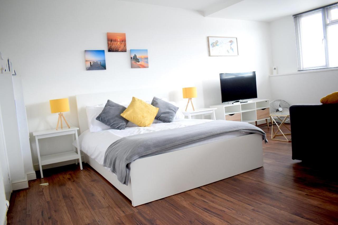 The Bay Beach Apartments Bournemouth Ngoại thất bức ảnh